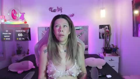 Snapshot of karly_moonn chatting on 06-19-26, 10:30 Karly Moonns online show from 06-19-26, 10:30