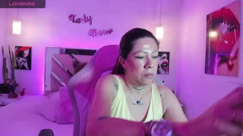 Snapshot of karly_moonn chatting on 07-01-26, 09:47 Karly Moonns online show from 07-01-26, 09:47