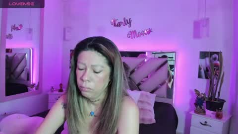 Snapshot of karly_moonn chatting on 07-14-26, 10:21 Karly Moonns online show from 07-14-26, 10:21
