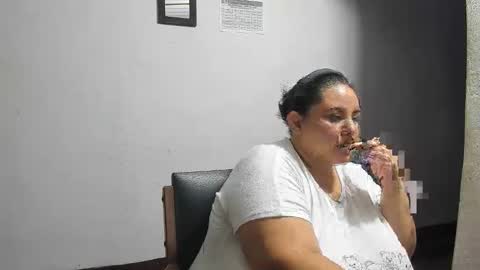 Karol online show from 04-21-26, 02:51