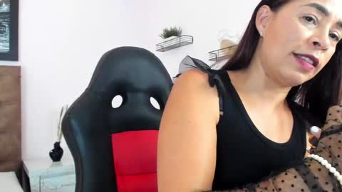 Snapshot of karol_deny chatting on 06-02-26, 07:38 Karol D online show from 06-02-26, 07:38