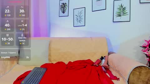 Snapshot of karol_w10 chatting on 10-18-25, 12:17 karol_w10 online show from 10-18-25, 12:17