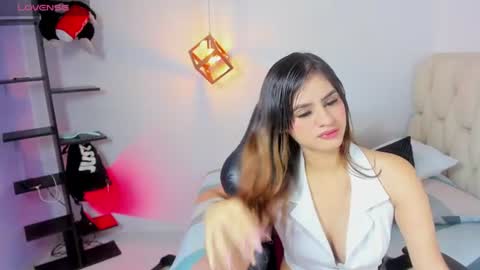 karolagrey online show from 06-12-26, 12:48