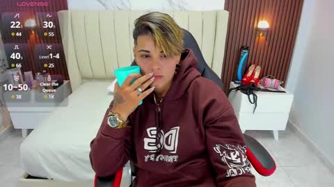 Karol and Luna online show from 02-14-25, 02:39