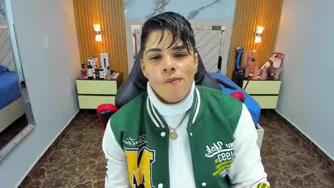 Karol and Luna online show from 10-15-25, 02:55