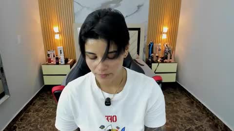 Karol and Luna online show from 12-22-25, 07:33