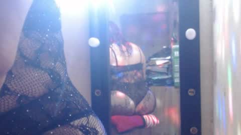 Snapshot of karolbb21 chatting on 06-28-26, 11:27 karolbb21 online show from 06-28-26, 11:27