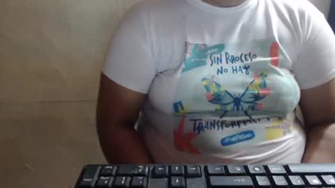 Snapshot of karolbb21 chatting on 07-08-26, 11:37 karolbb21 online show from 07-08-26, 11:37