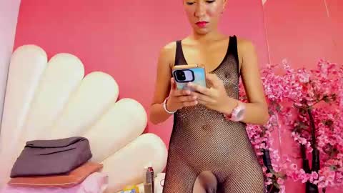 Karolina online show from 02-25-25, 08:25