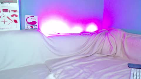 Snapshot of karolina_hottie_ chatting on 12-09-24, 09:49 Kira online show from 12-09-24, 09:49