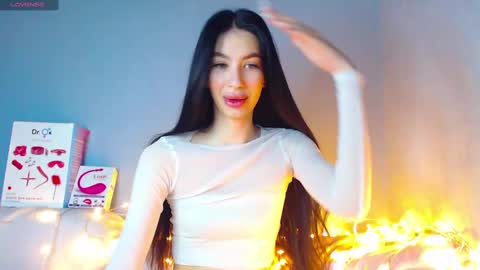 Snapshot of karolina_hottie_ chatting on 12-26-24, 03:06 Kira online show from 12-26-24, 03:06