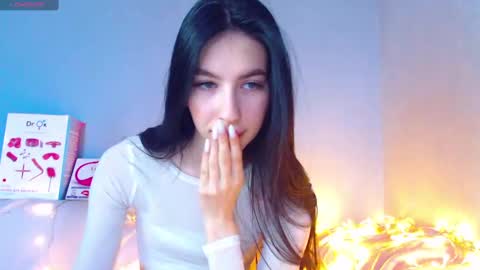 Snapshot of karolina_hottie_ chatting on 12-26-24, 06:09 Kira online show from 12-26-24, 06:09