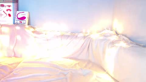 Snapshot of karolina_hottie_ chatting on 01-10-25, 08:18 Kira online show from 01-10-25, 08:18