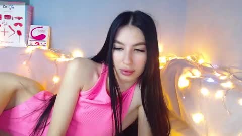 Snapshot of karolina_hottie_ chatting on 01-11-25, 07:17 Kira online show from 01-11-25, 07:17