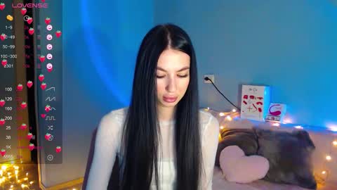 Snapshot of karolina_hottie_ chatting on 09-09-25, 02:22 Kira online show from 09-09-25, 02:22