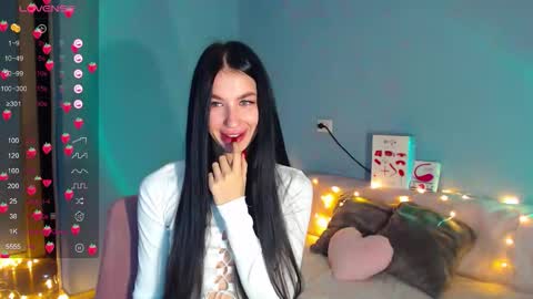 Snapshot of karolina_hottie_ chatting on 09-11-25, 02:44 Kira online show from 09-11-25, 02:44