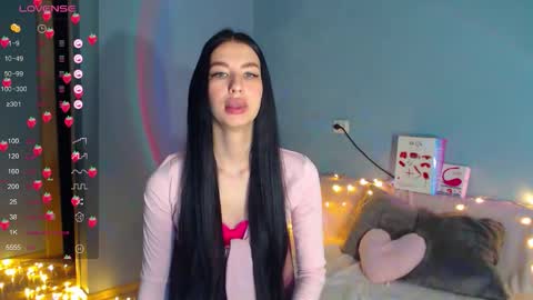 Snapshot of karolina_hottie_ chatting on 09-12-25, 02:33 Kira online show from 09-12-25, 02:33