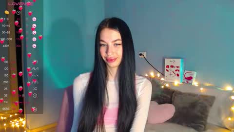 Snapshot of karolina_hottie_ chatting on 09-15-25, 02:22 Kira online show from 09-15-25, 02:22