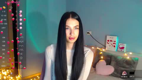 Snapshot of karolina_hottie_ chatting on 09-22-25, 02:13 Kira online show from 09-22-25, 02:13