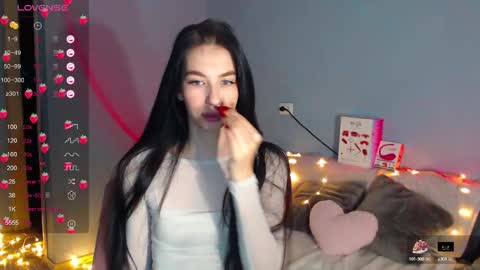 Snapshot of karolina_hottie_ chatting on 10-02-25, 02:40 Kira online show from 10-02-25, 02:40