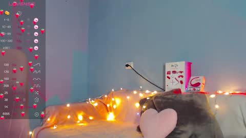 Snapshot of karolina_hottie_ chatting on 10-10-25, 02:43 Kira online show from 10-10-25, 02:43