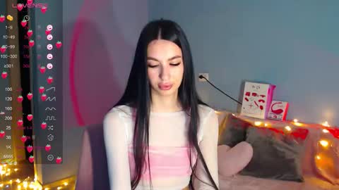 Snapshot of karolina_hottie_ chatting on 10-18-25, 01:52 Kira online show from 10-18-25, 01:52