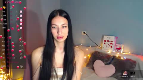 Snapshot of karolina_hottie_ chatting on 11-21-25, 02:32 Kira online show from 11-21-25, 02:32