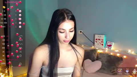 Snapshot of karolina_hottie_ chatting on 11-28-25, 02:14 Kira online show from 11-28-25, 02:14