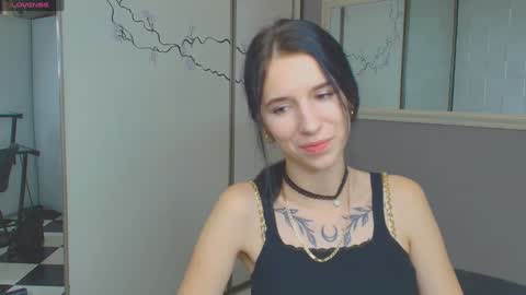 Karolina online show from 12-08-24, 04:07
