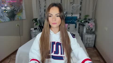 Karolina online show from 10-27-25, 05:33