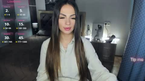 Karolina online show from 06-18-26, 05:51