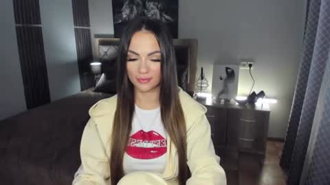 Karolina online show from 06-29-26, 05:46