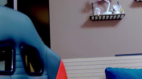 karoline121 online show from 12-18-25, 09:43