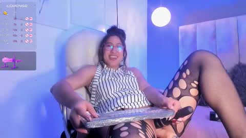 Snapshot of karoline21_ chatting on 10-03-25, 01:19 Karoline online show from 10-03-25, 01:19