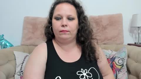 Snapshot of karolinejoyy chatting on 12-08-24, 11:29 KarolineJoyy online show from 12-08-24, 11:29