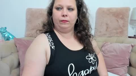 Snapshot of karolinejoyy chatting on 03-09-25, 11:25 KarolineJoyy online show from 03-09-25, 11:25