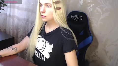 Caroline Fox online show from 03-01-26, 09:11