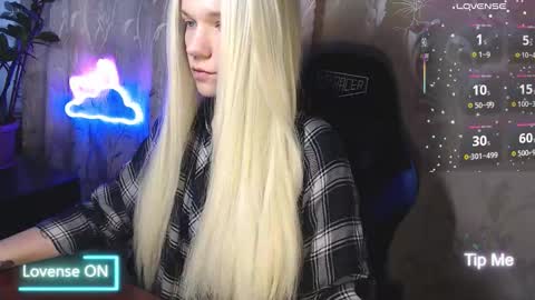 Caroline Fox online show from 03-18-26, 10:07