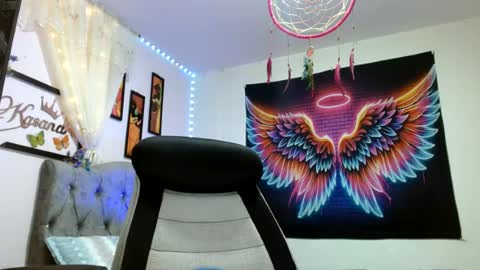 kasandra online show from 06-19-26, 02:05