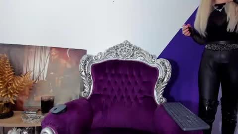 Snapshot of kasandrahayes chatting on 06-15-26, 04:04 Miss K. online show from 06-15-26, 04:04