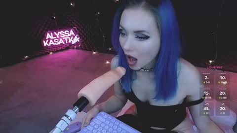 ALYSSA                online show from 12-14-25, 04:01