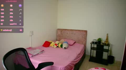 Snapshot of kassandra_0304 chatting on 11-08-25, 01:39 Kassandra online show from 11-08-25, 01:39