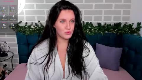 Snapshot of kassandra__grey chatting on 12-15-25, 01:10 Kassandra 3 online show from 12-15-25, 01:10