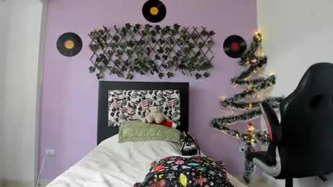 kassandra james online show from 01-03-25, 02:08