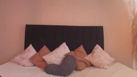 kassandra james online show from 12-15-25, 01:15