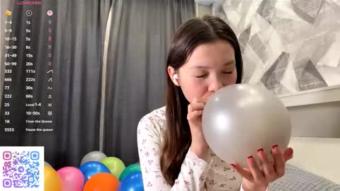 Kira online show from 11-19-25, 09:31