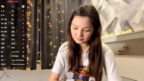 Kira online show from 11-29-25, 06:22