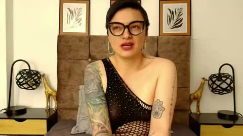 kat paradisse online show from 10-25-25, 08:47