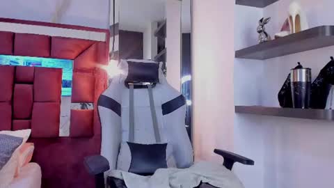 Snapshot of kataadelafontaine chatting on 07-23-26, 01:58 Kata online show from 07-23-26, 01:58