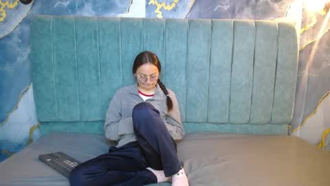 Katalina online show from 04-25-26, 05:10